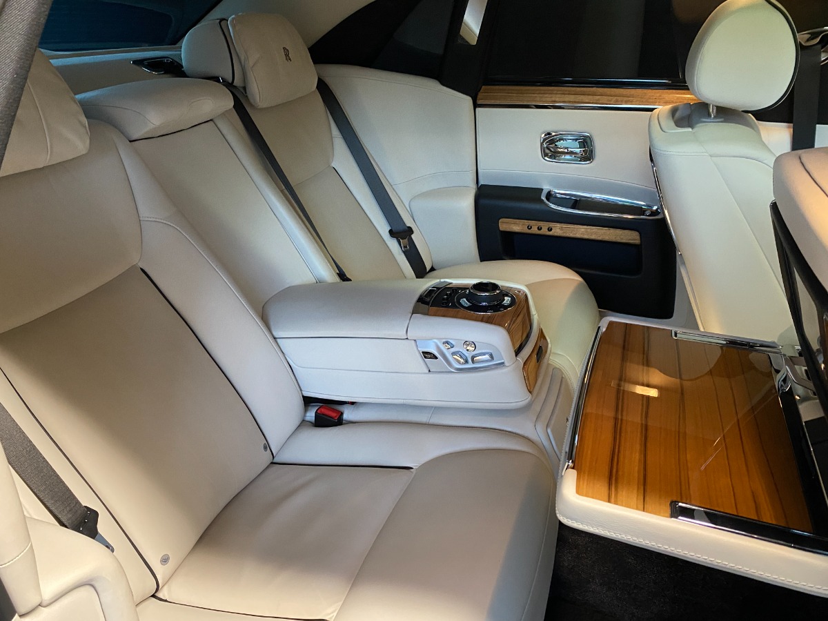 2016 Rolls-Royce Ghost Image 4