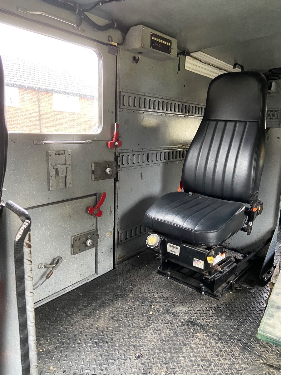 2002 International Armoured Truck Image 3