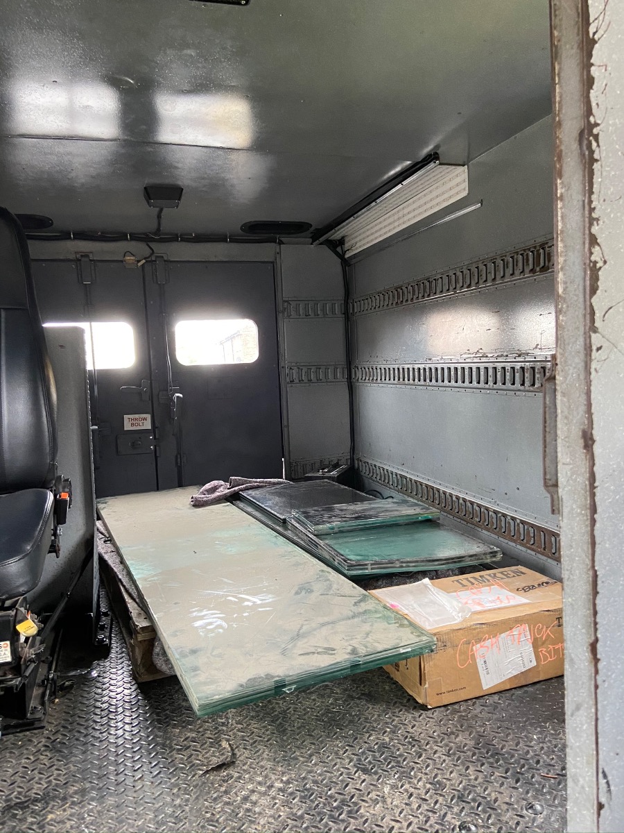 2002 International Armoured Truck Image 4