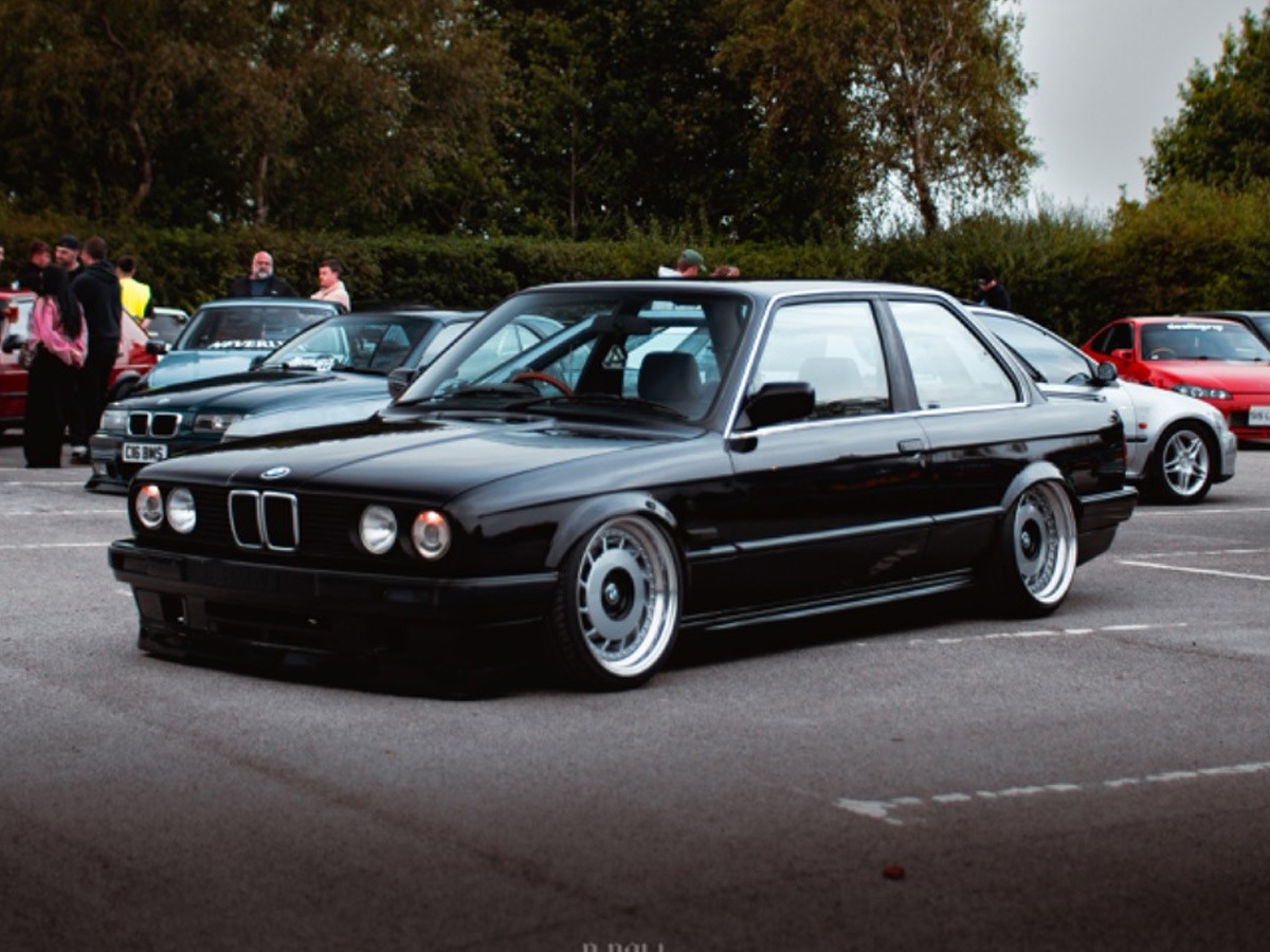 1989 BMW 3 Series Image 2