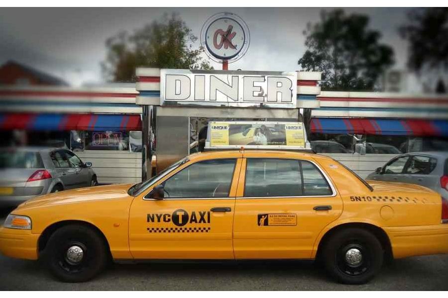 2003 Ford Crown Victoria Image 8