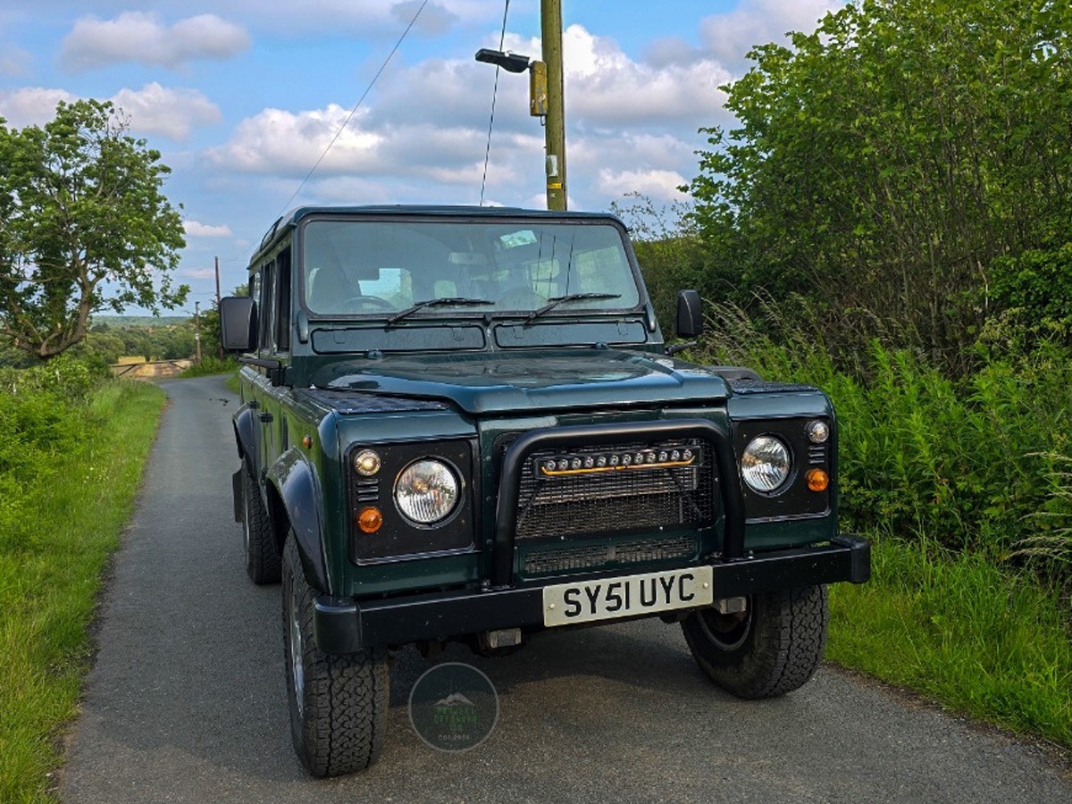 2001 Land Rover Defender 110 Image 4