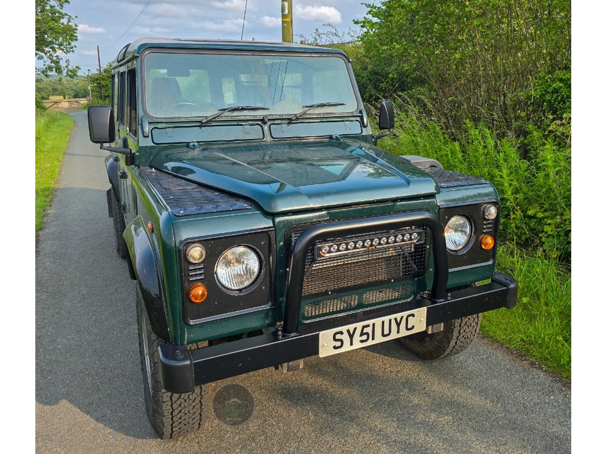 2001 Land Rover Defender 110 Image 1