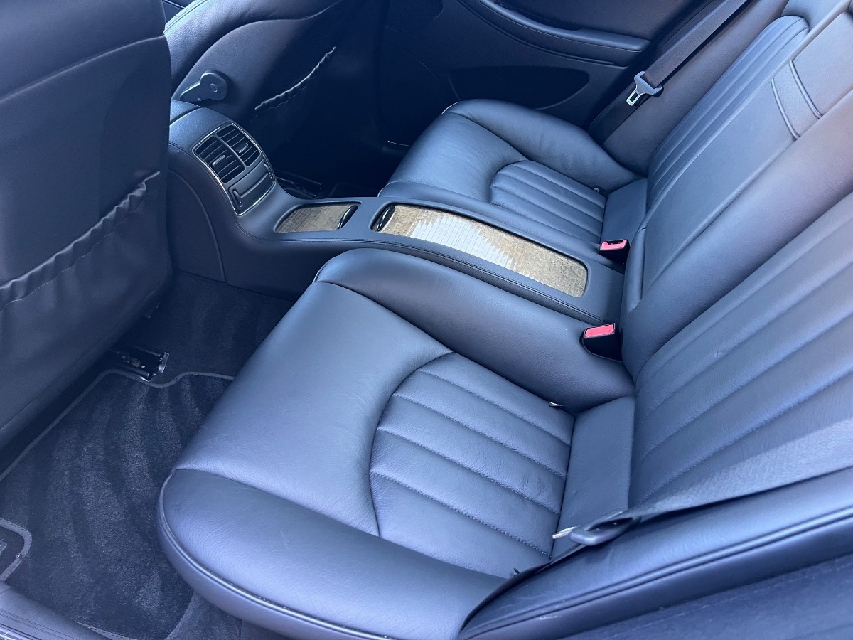 2010 Mercedes-Benz Cls-Class Image 5