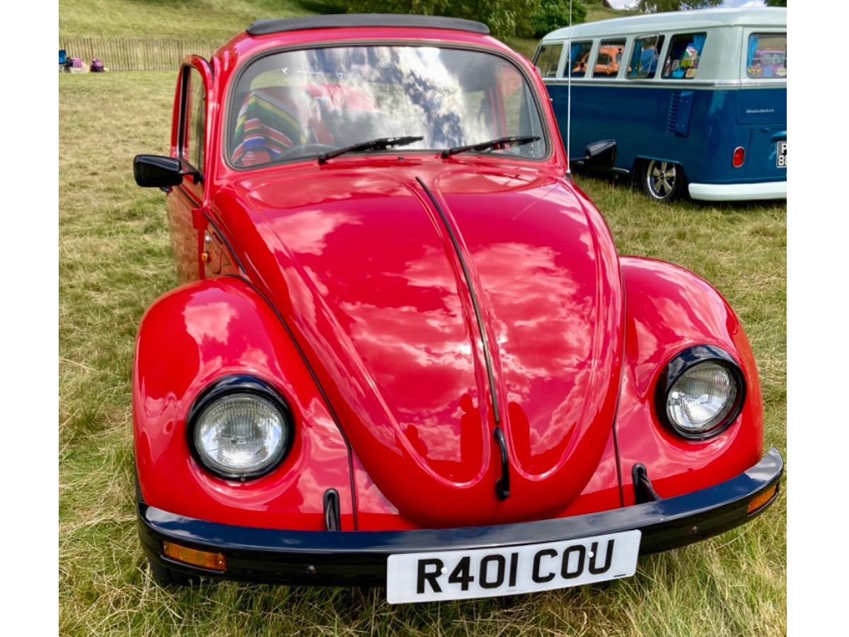 1998 Volkswagen Beetle Image 1