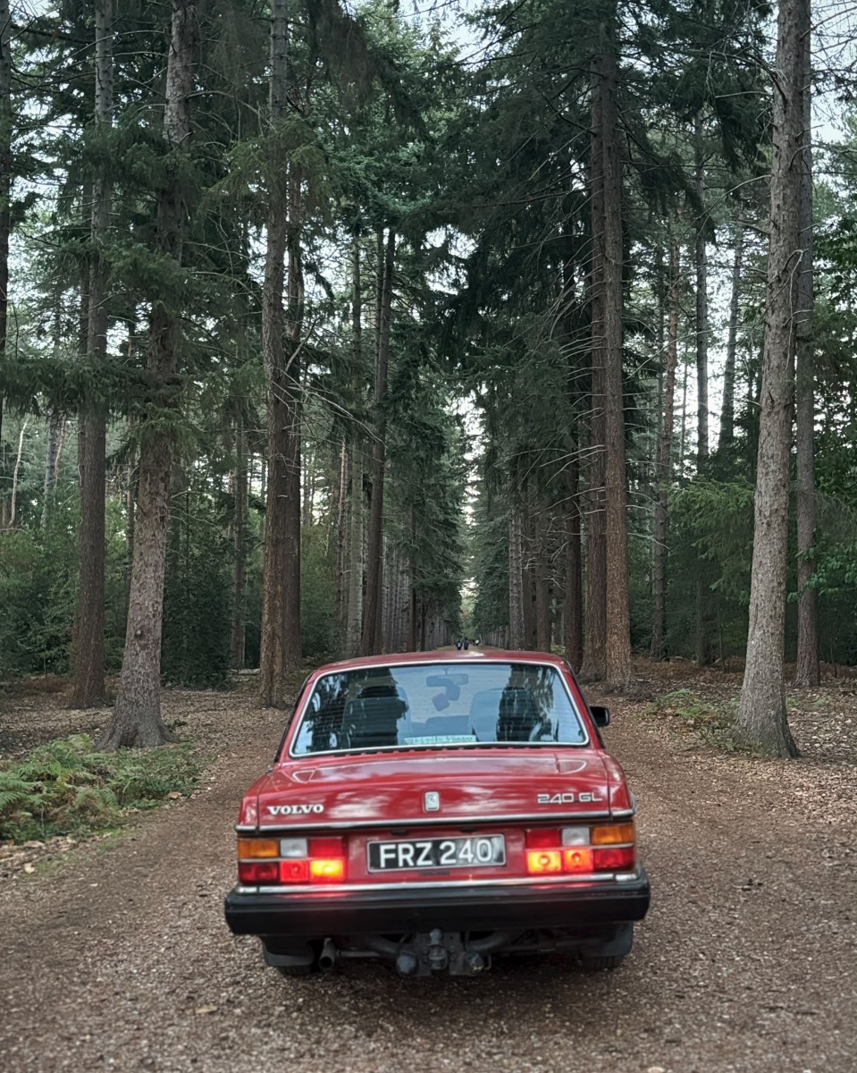 1986 Volvo 240 Image 2