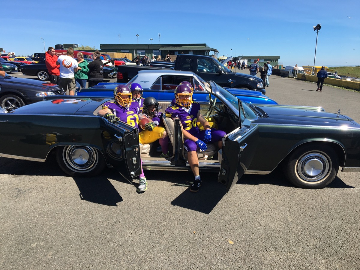 1965 Lincoln Continental Image 2