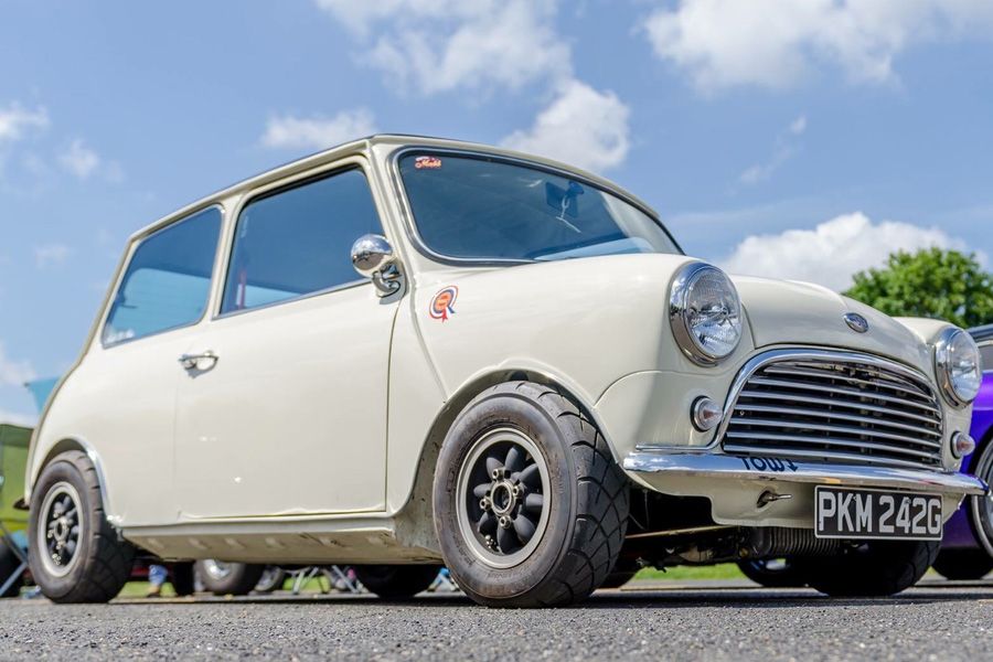 1968 Morris Mini Image 4