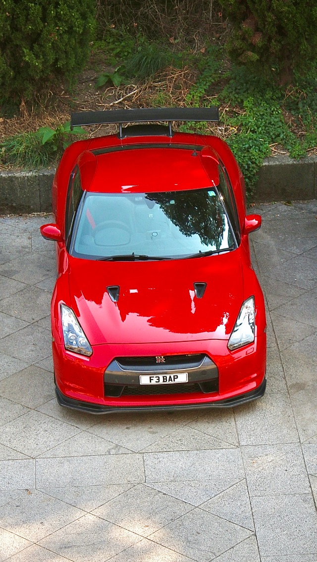 2010 Nissan GT-R Image 4
