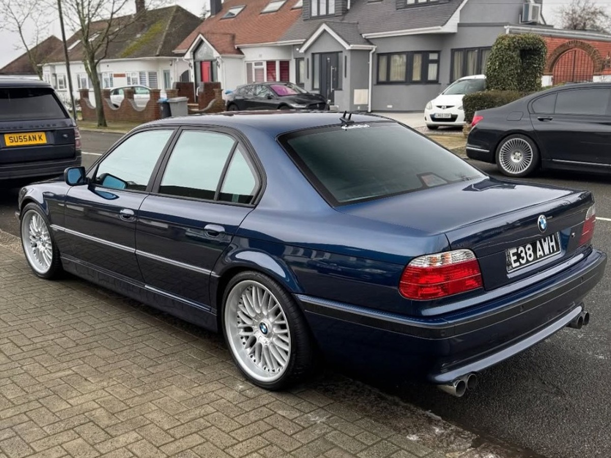 2000 BMW 7 Series Image 3