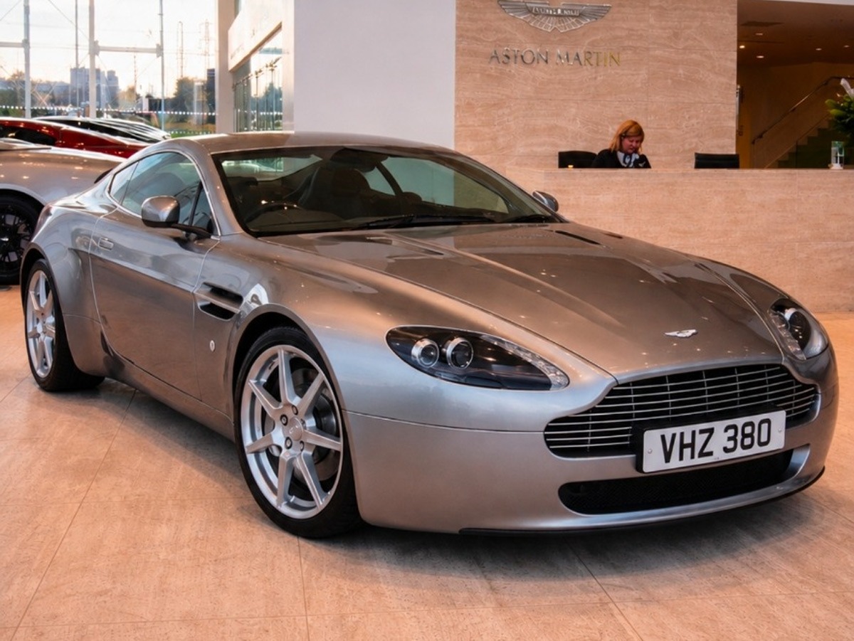 2006 Aston Martin V8 Vantage Image 1