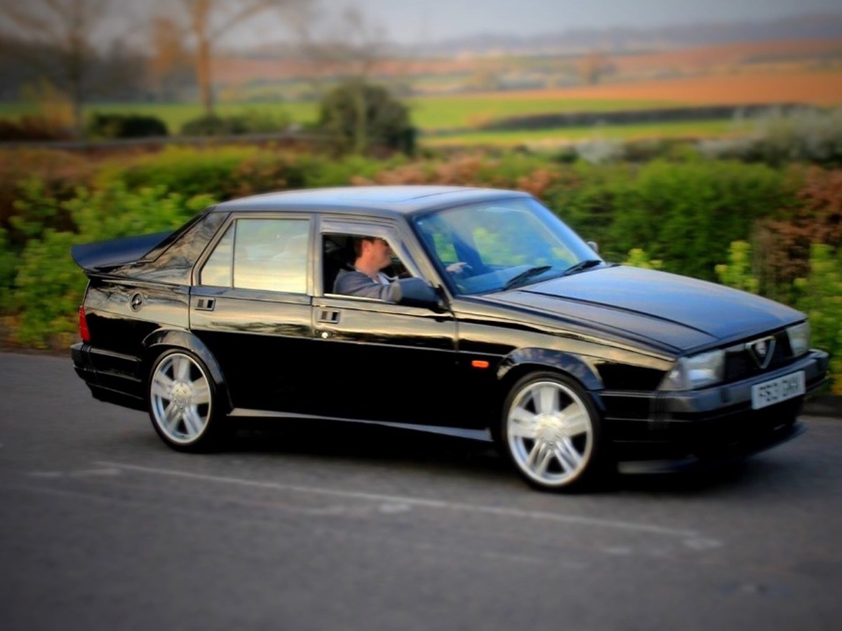 1989 Alfa Romeo 75 Image 3