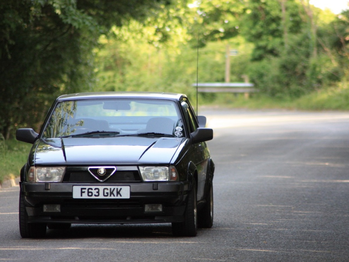 1989 Alfa Romeo 75 Image 1