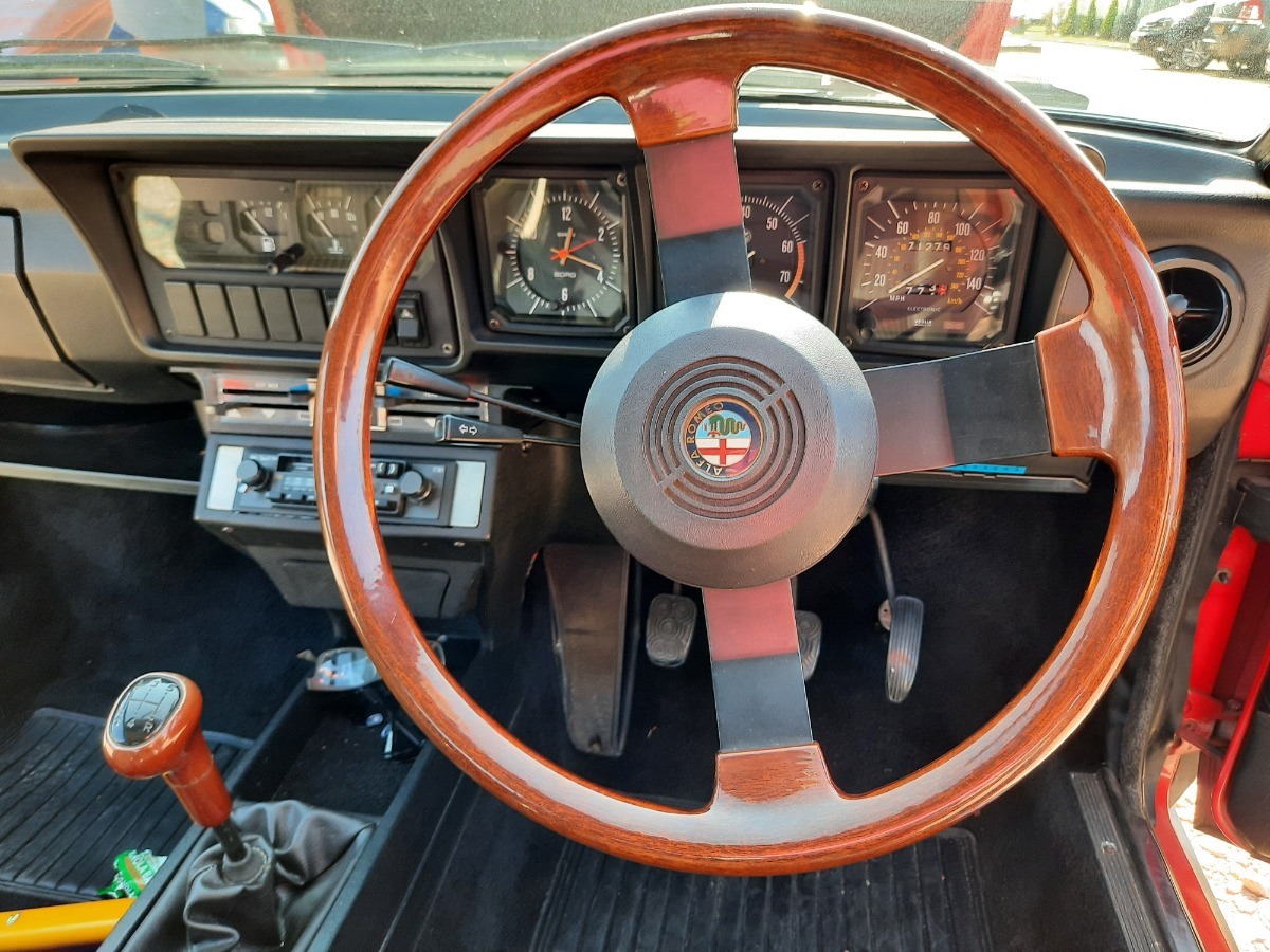 1985 Alfa Romeo Alfetta Image 6