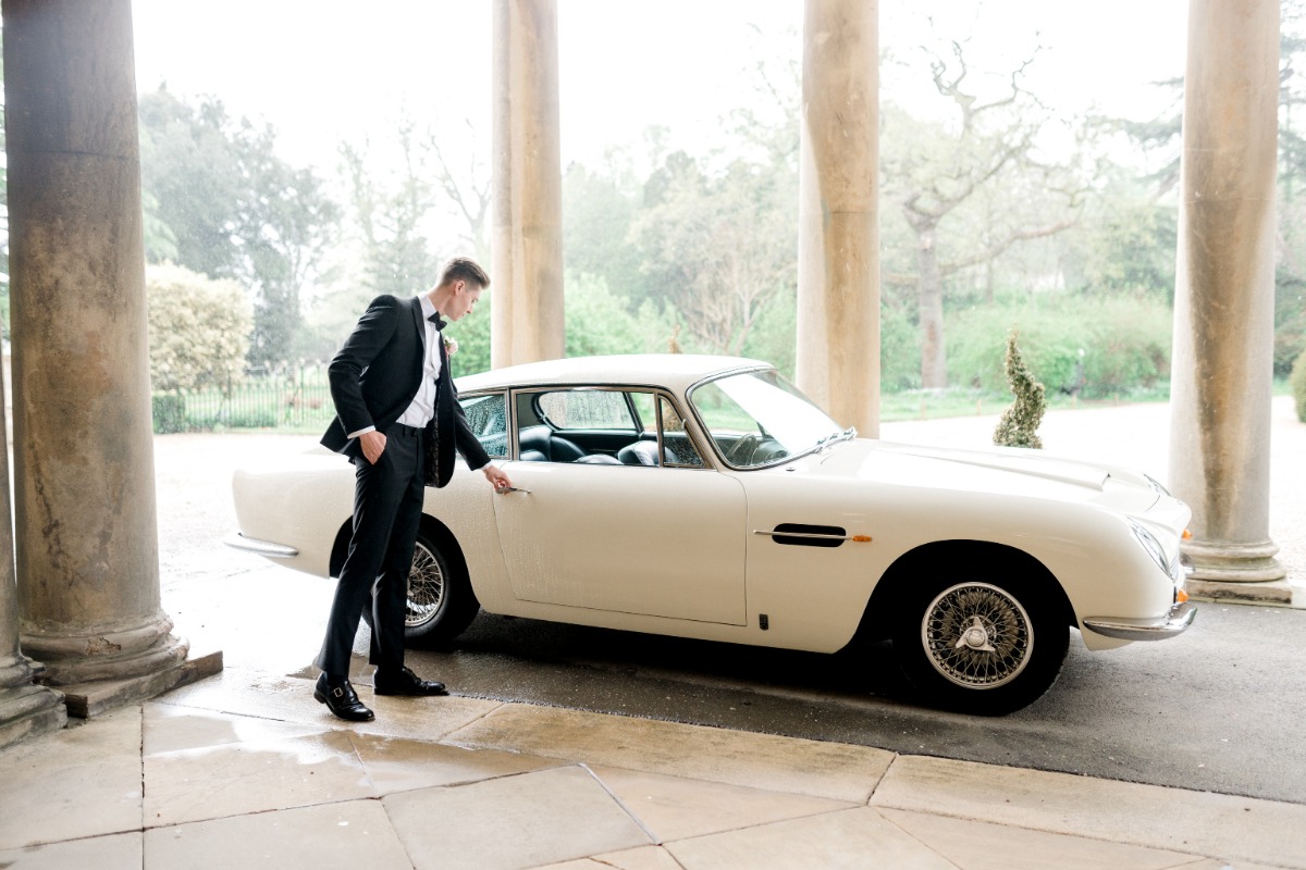 1966 Aston Martin DB6 Image 6