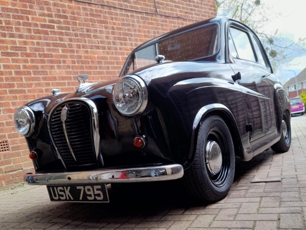 1957 Austin A35 Image 2