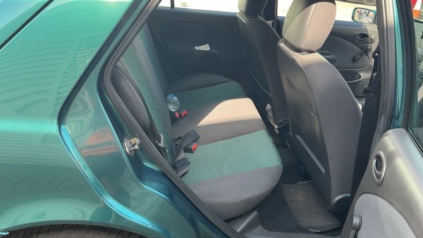 2000 Ford Fiesta Image 5