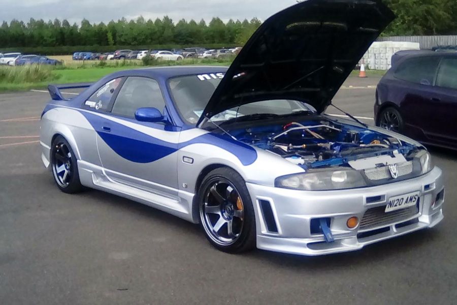 1995 Nissan Skyline Image 9