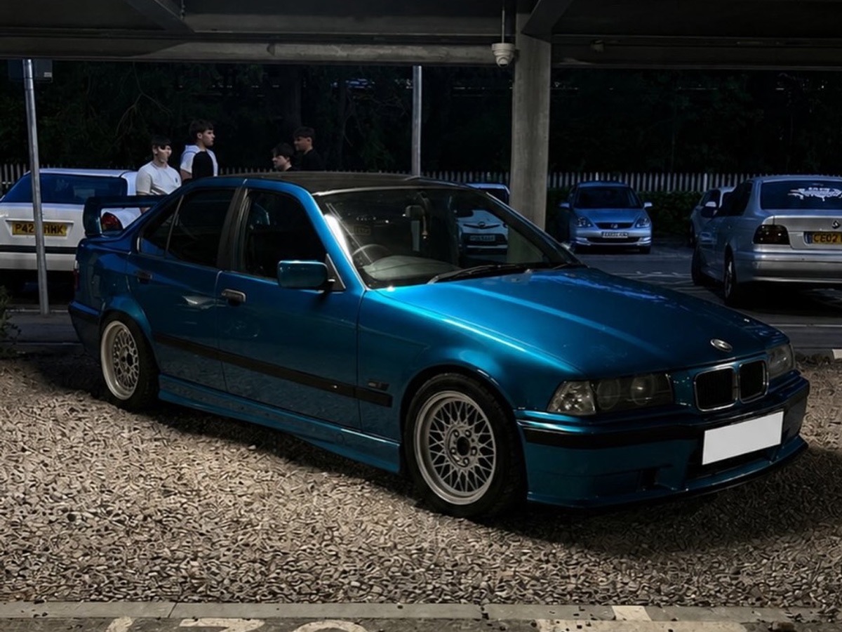 1995 BMW 3 Series Image 2