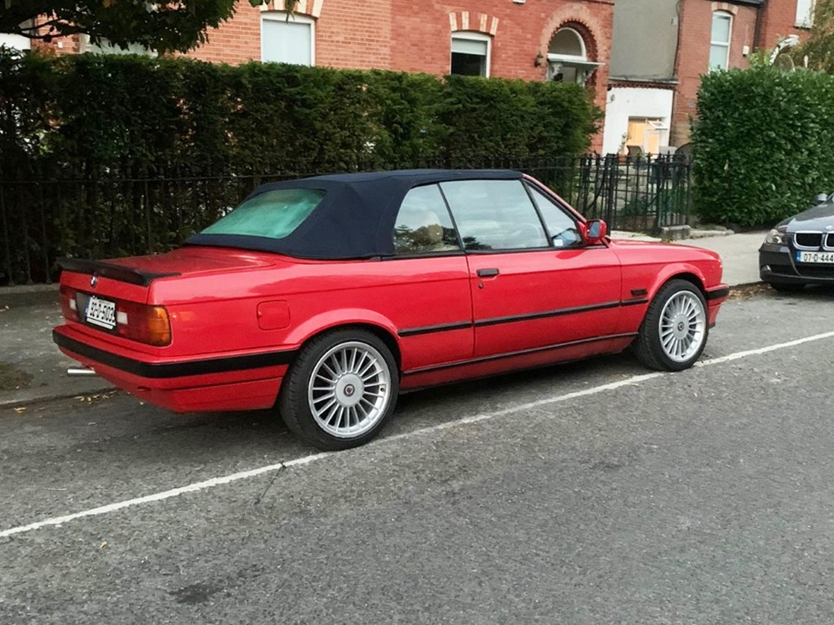 1992 BMW 3 Series Image 2