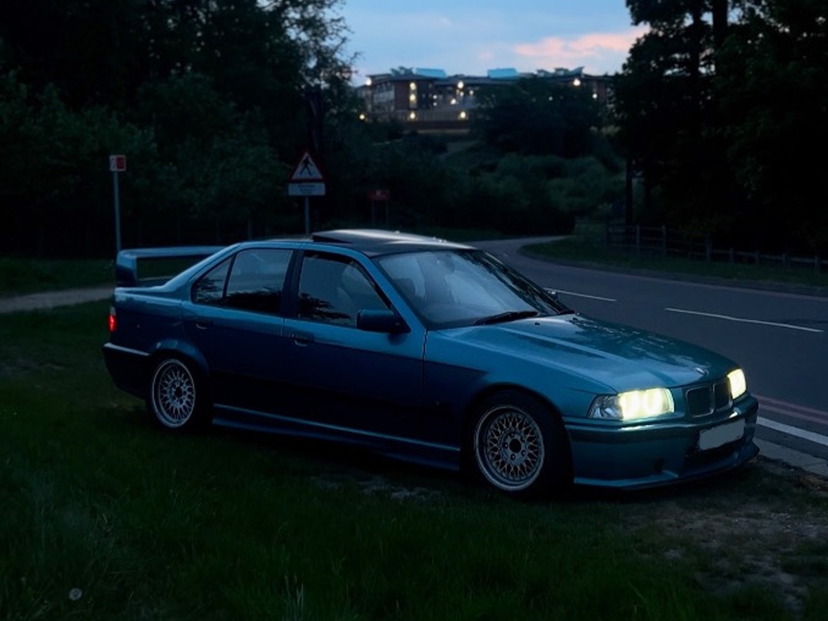 1995 BMW 3 Series Image 3