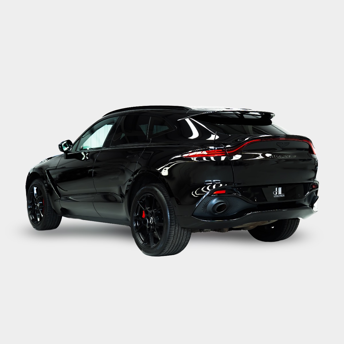 2020 Aston Martin DBX Image 3