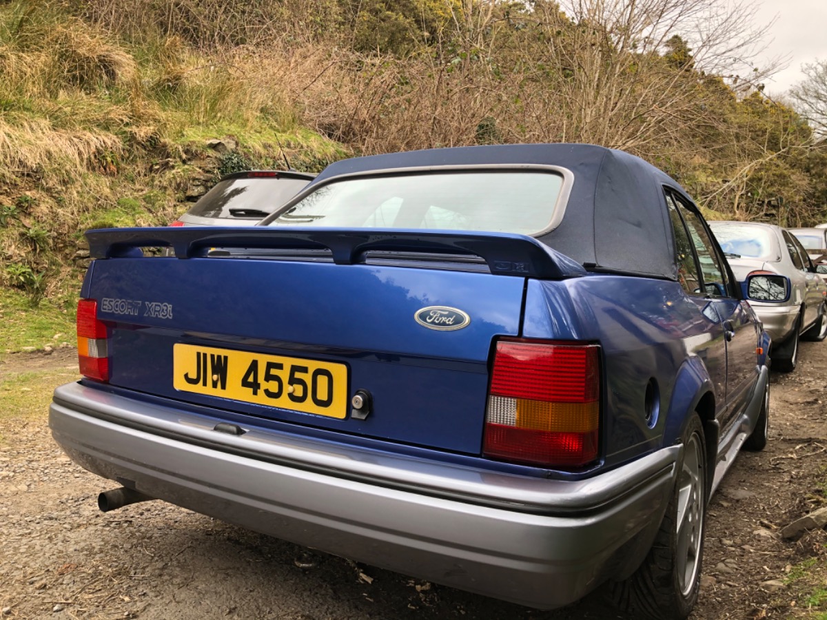 1989 Ford Escort Image 4