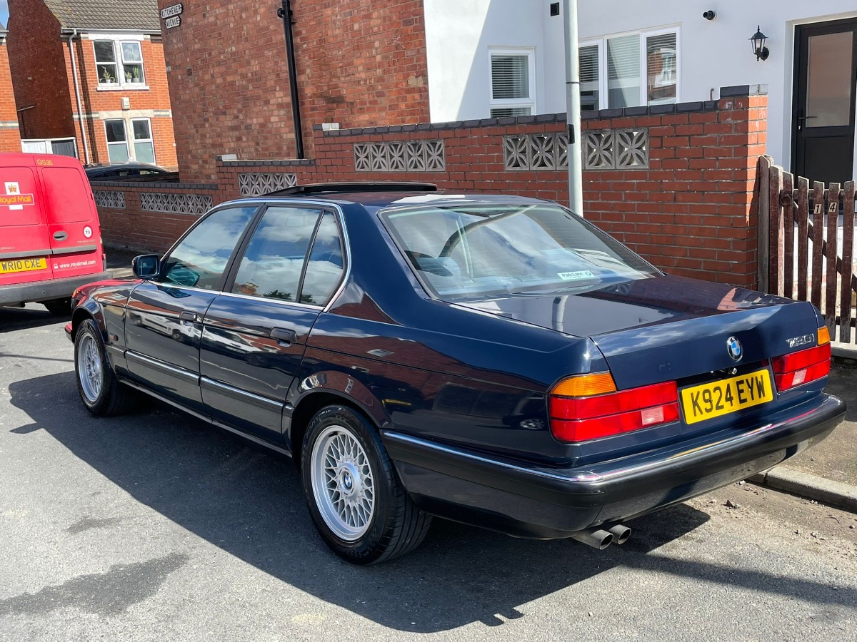 1990 BMW 7 Series Image 2