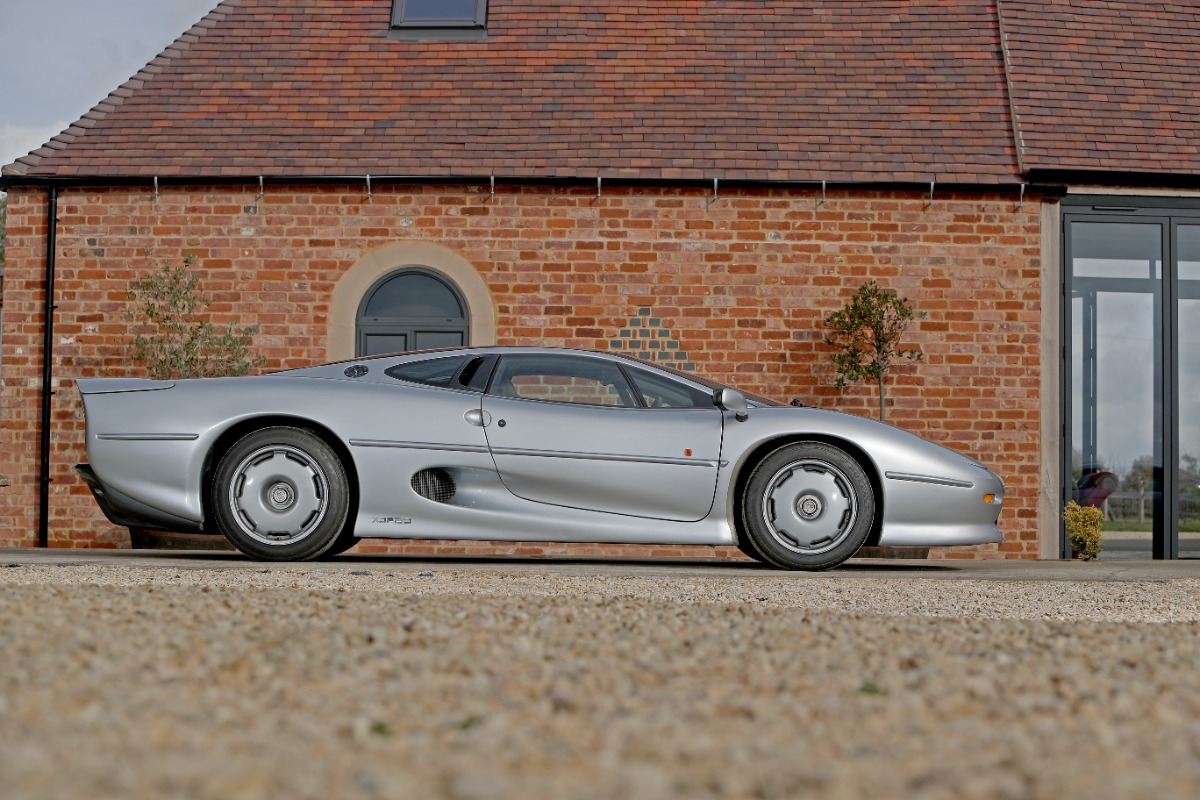 1992 Jaguar XJ Image 1