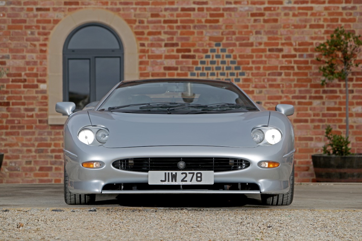 1992 Jaguar XJ Image 8