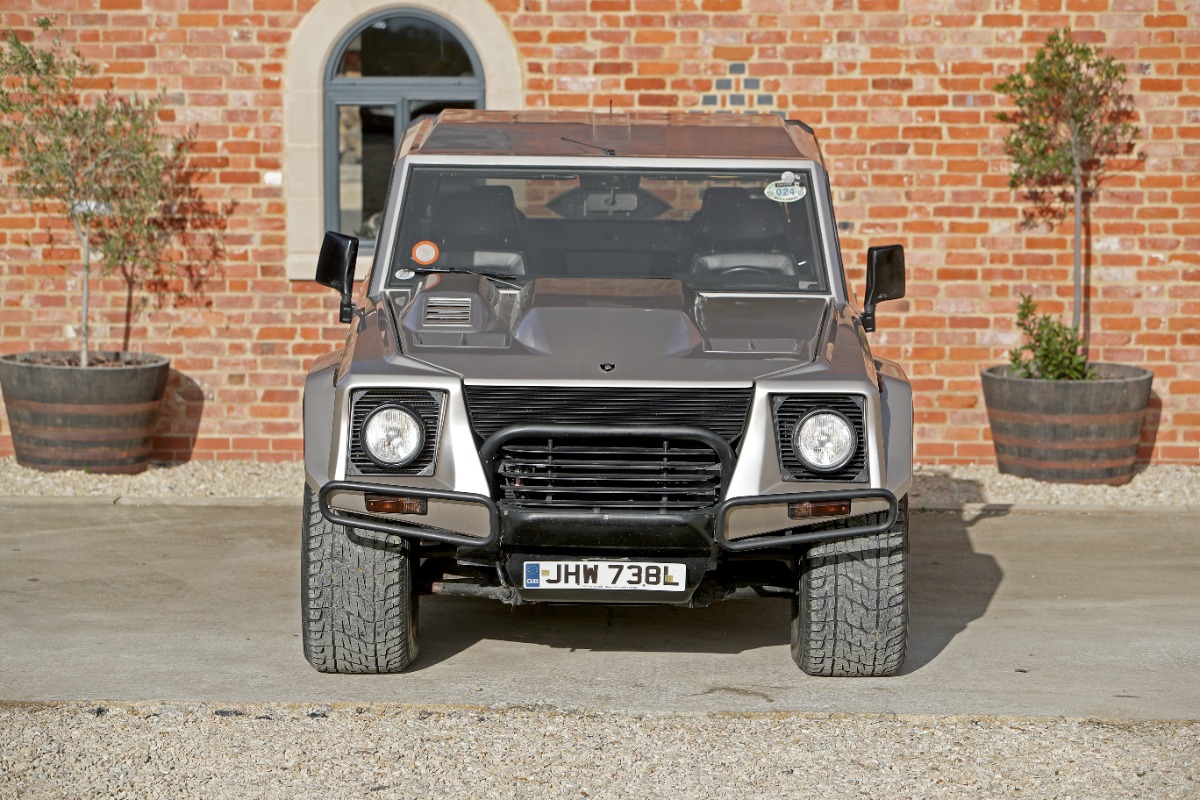 1991 Lamborghini LM002 Image 2