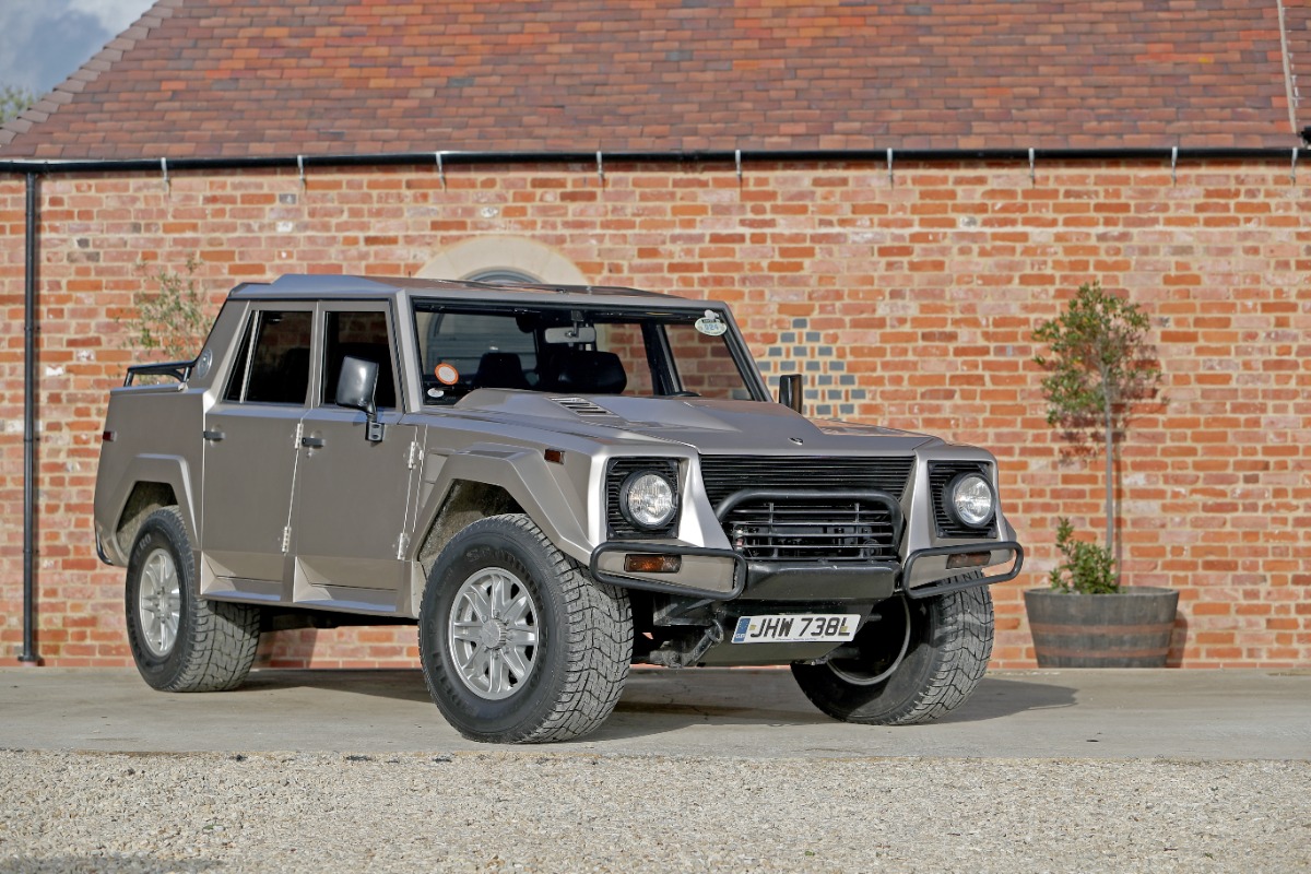 1991 Lamborghini LM002 Image 3
