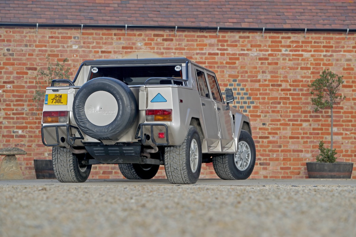 1991 Lamborghini LM002 Image 4