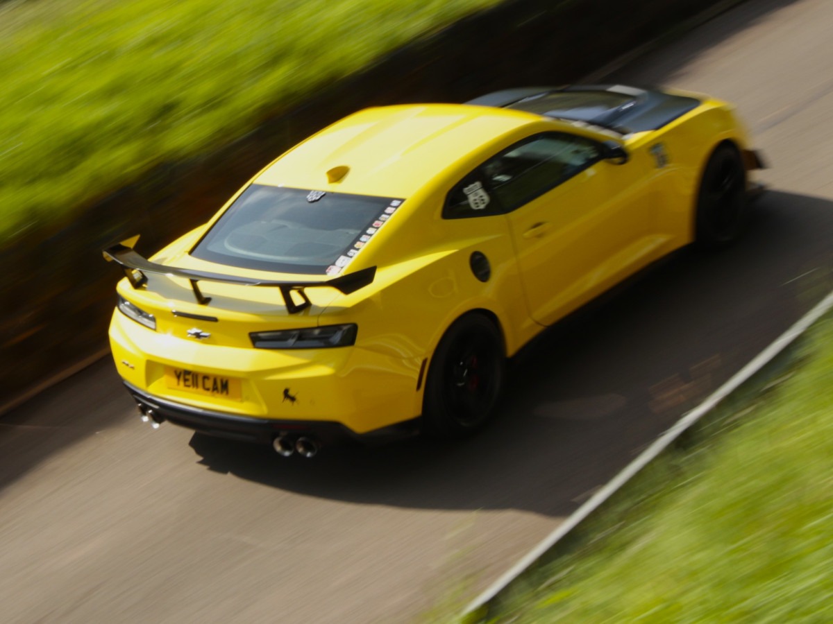 2018 Chevrolet Camaro Image 2