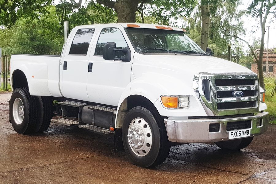 2006 Ford F650 Image 3