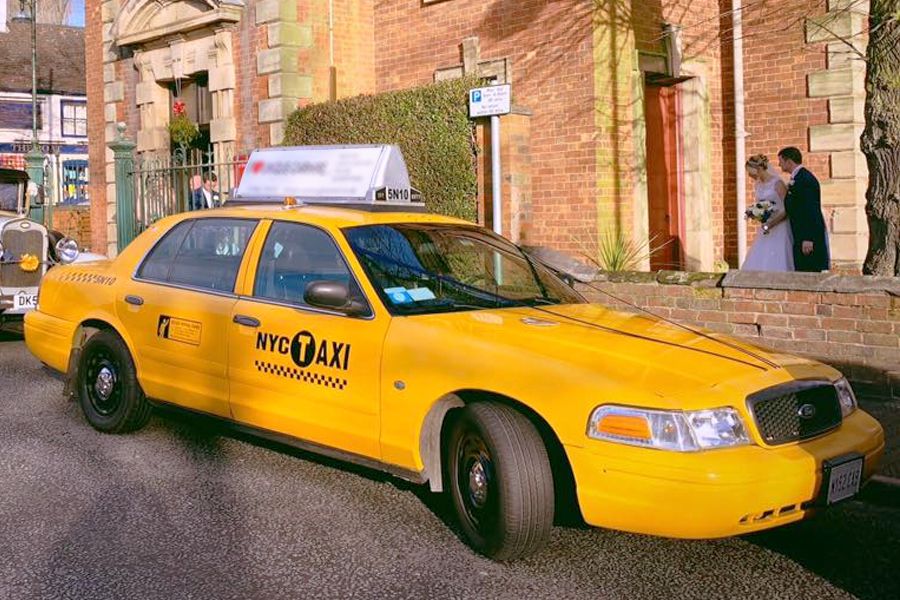 2003 Ford Crown Victoria Image 11