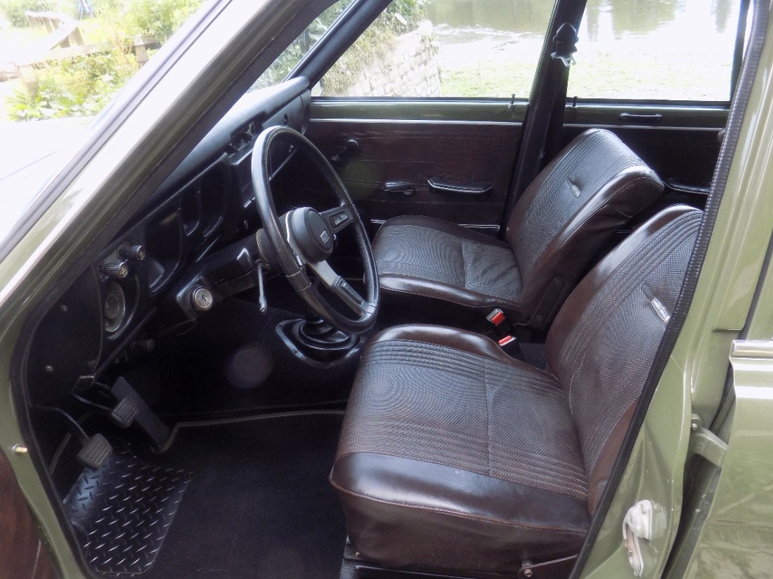 1971 Datsun 510 Image 7