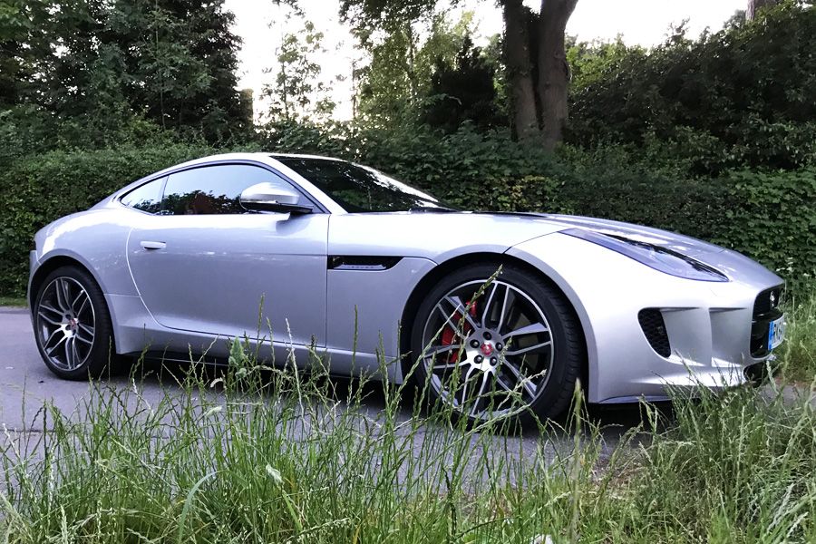 2014 Jaguar F-Type Image 4