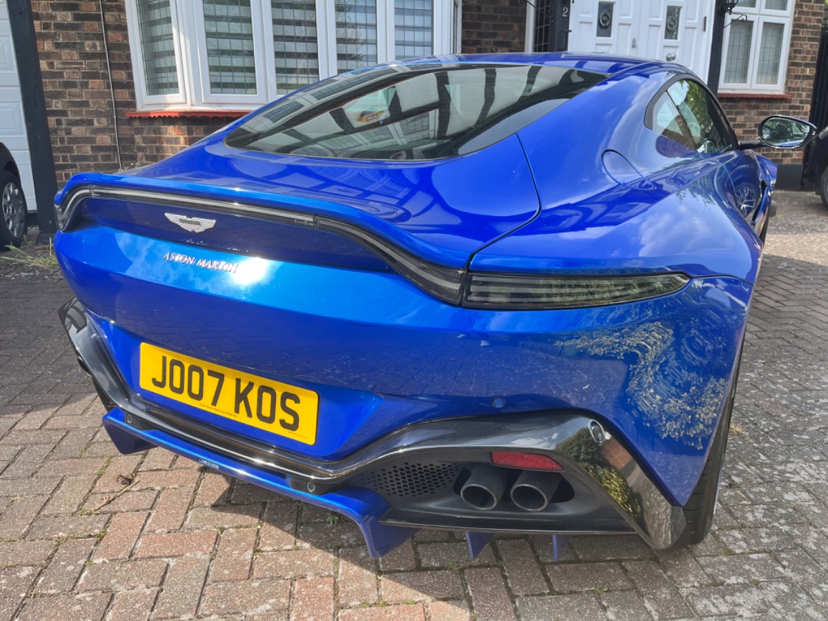2019 Aston Martin Vantage Image 8