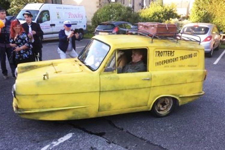 1972 Reliant Regal Supervan Image 1