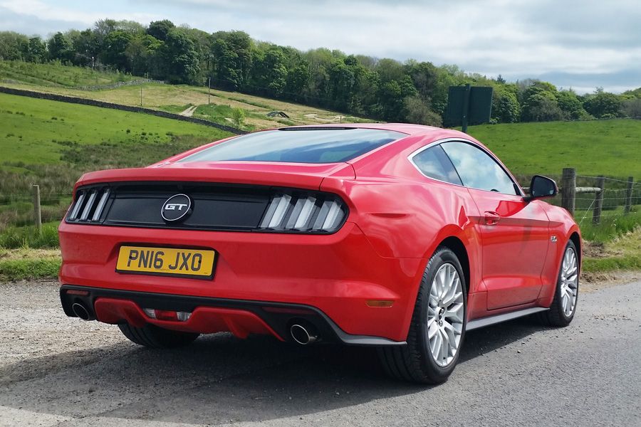 2016 Ford Mustang Image 2
