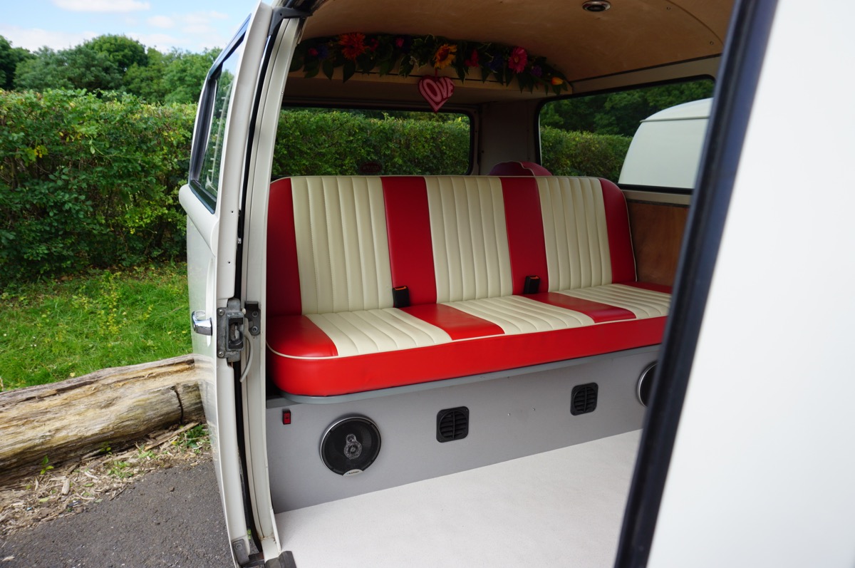 1970 Volkswagen T2 Camper Van / Bus Image 5