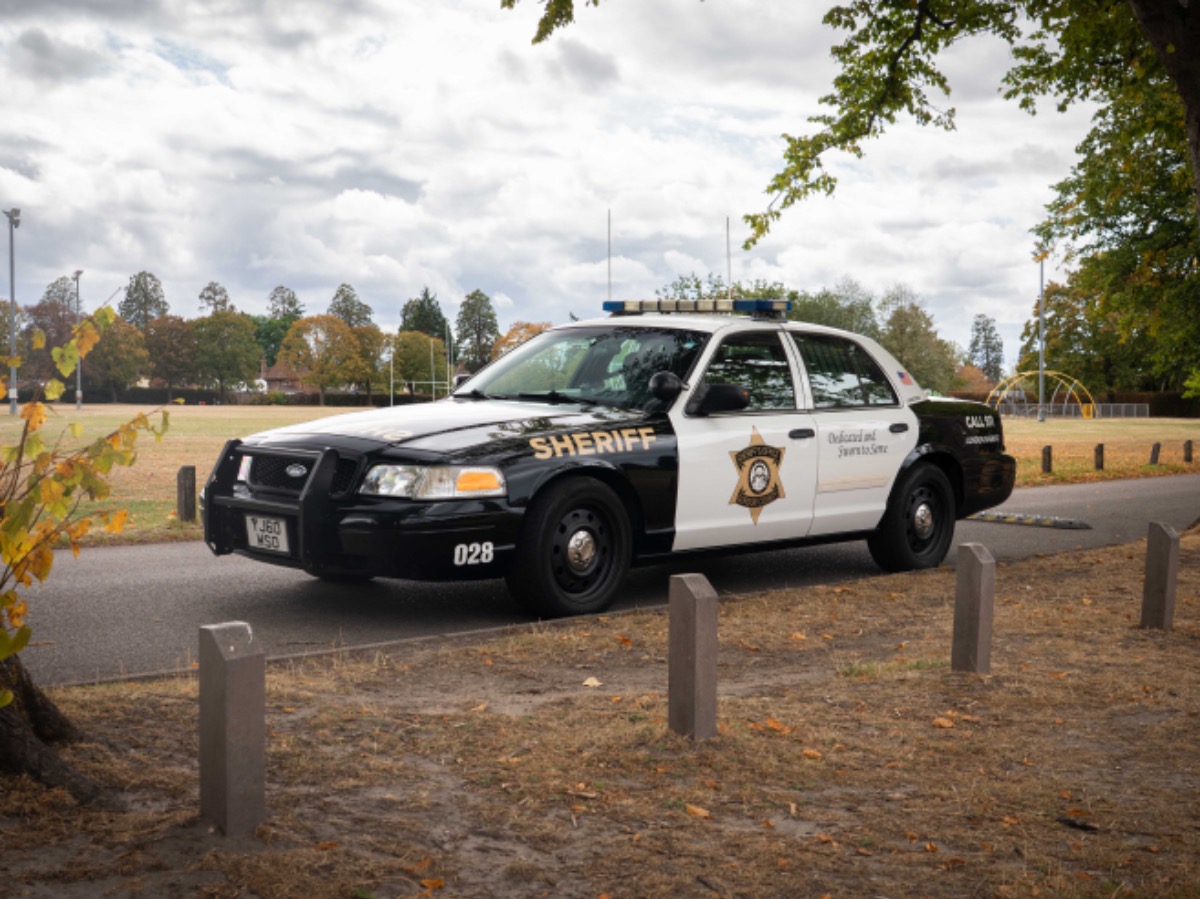 2011 Ford Crown Victoria Image 1