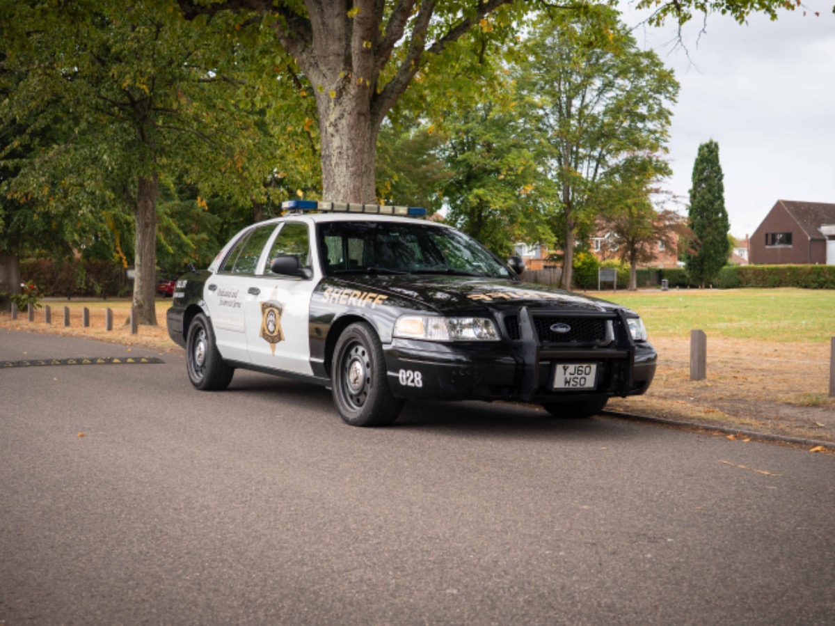 2011 Ford Crown Victoria Image 4