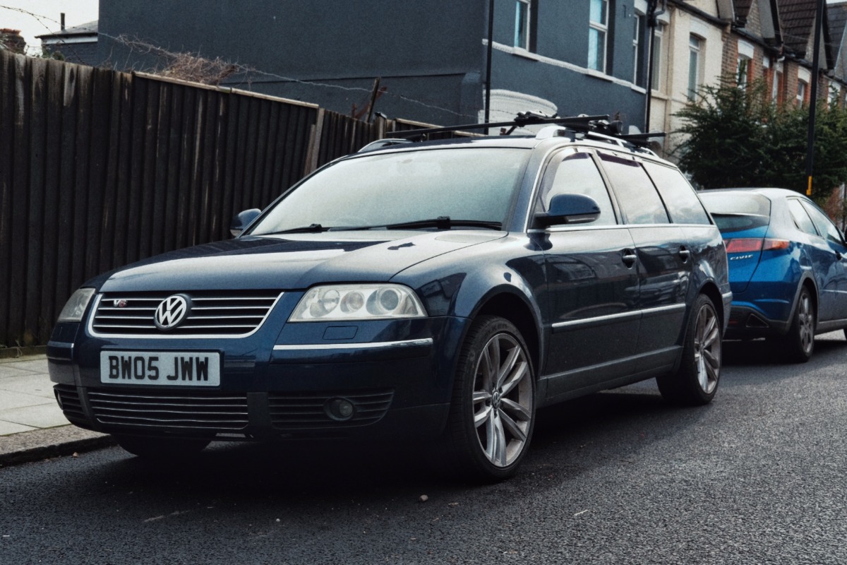 2005 Volkswagen Passat Image 2