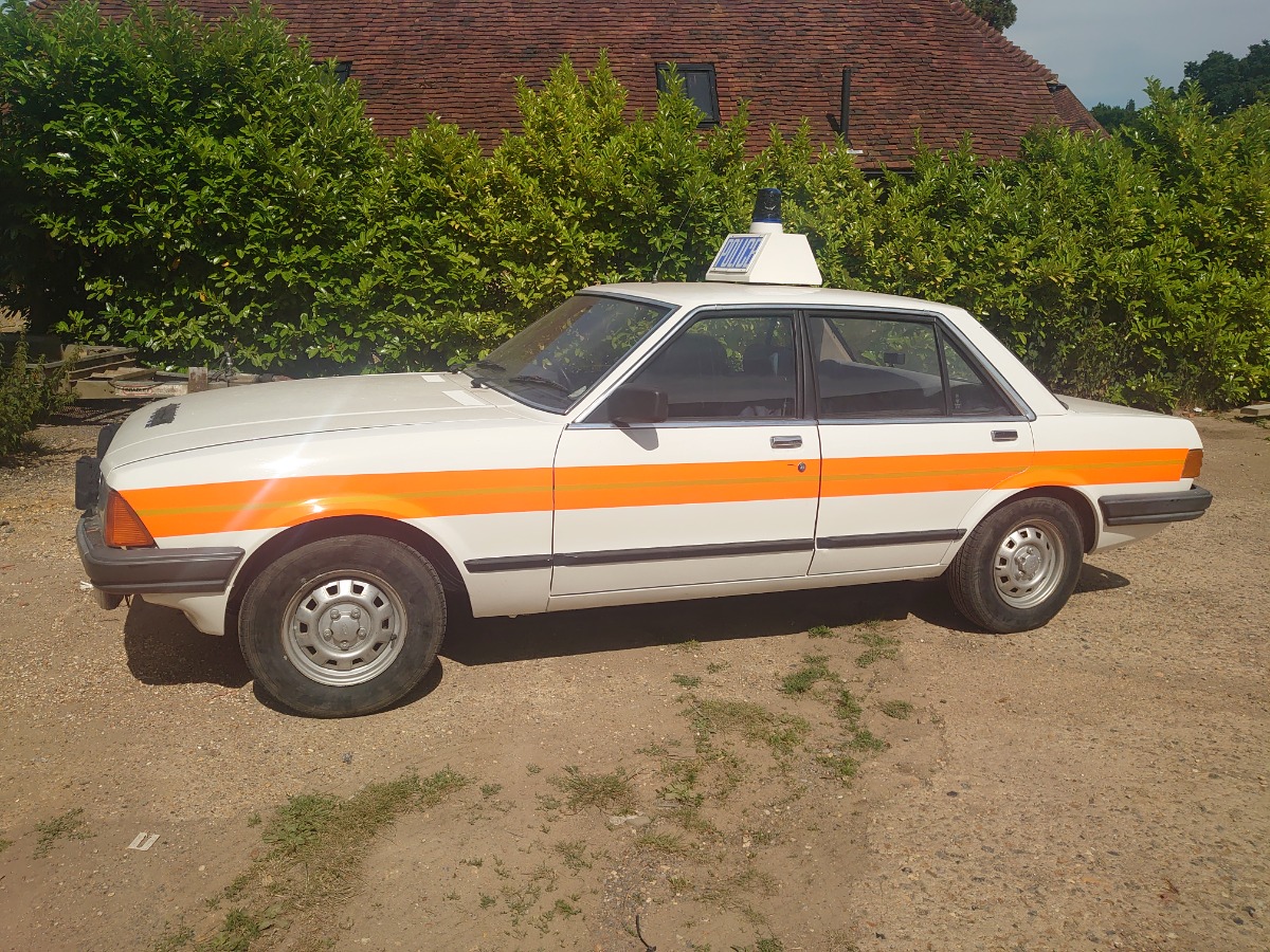 1982 Ford Granada Image 2