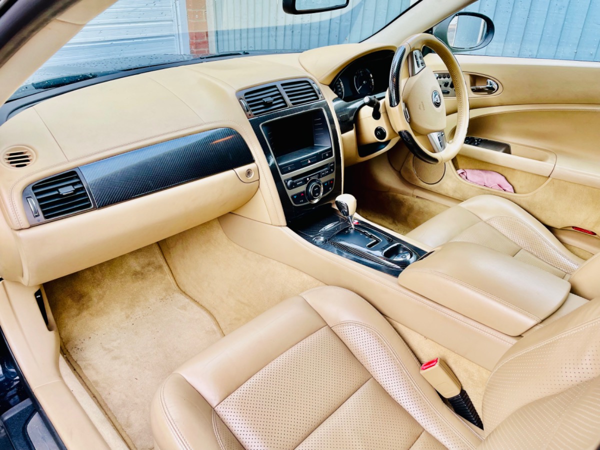 2007 Jaguar XKR Image 6