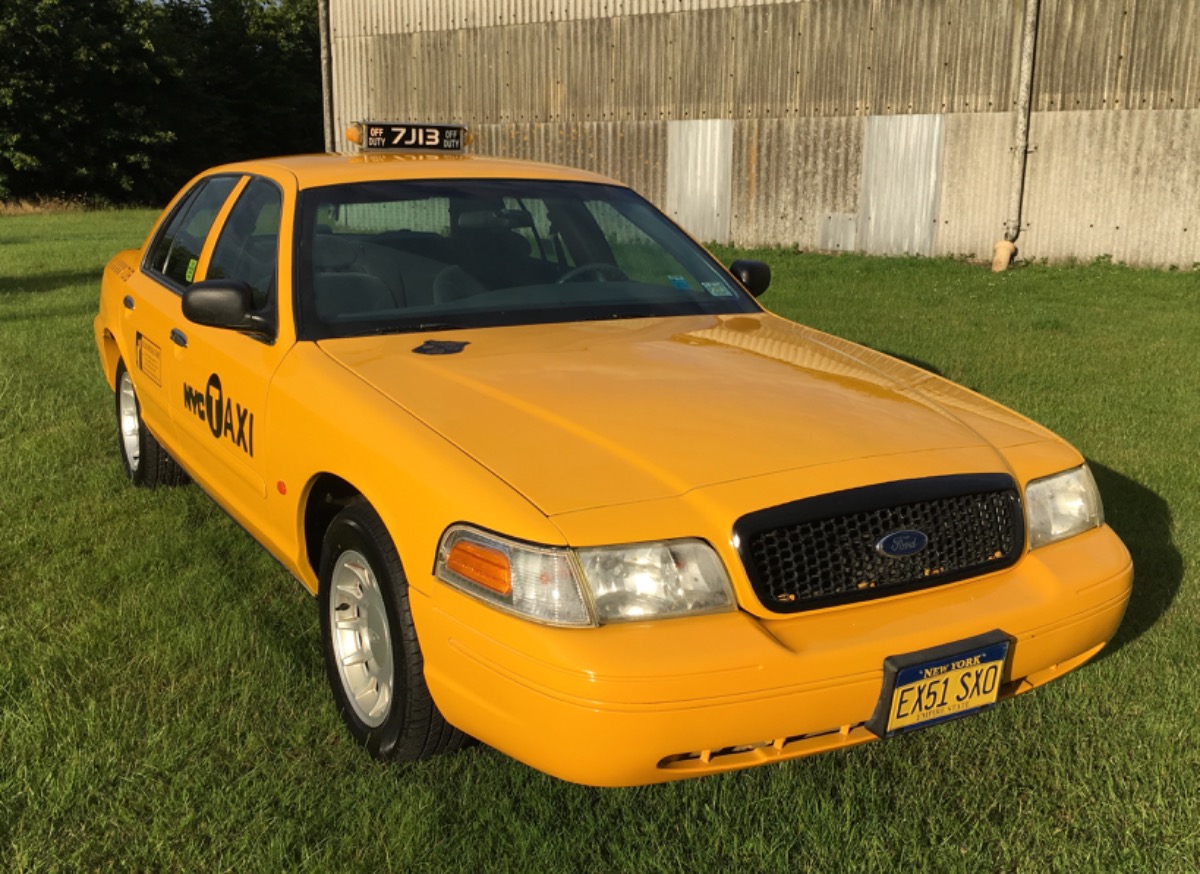 2001 Ford Crown Victoria Image 4