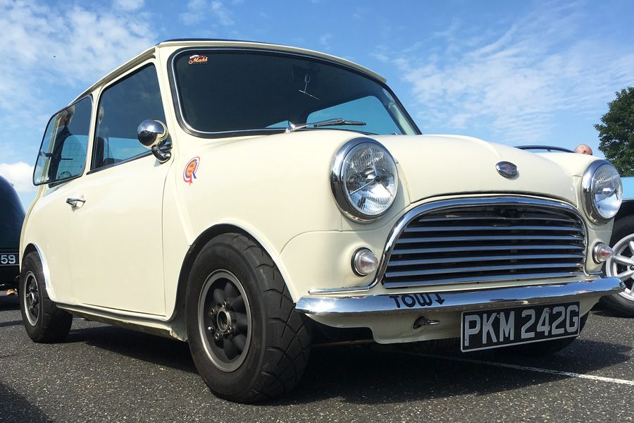 1968 Morris Mini Image 3