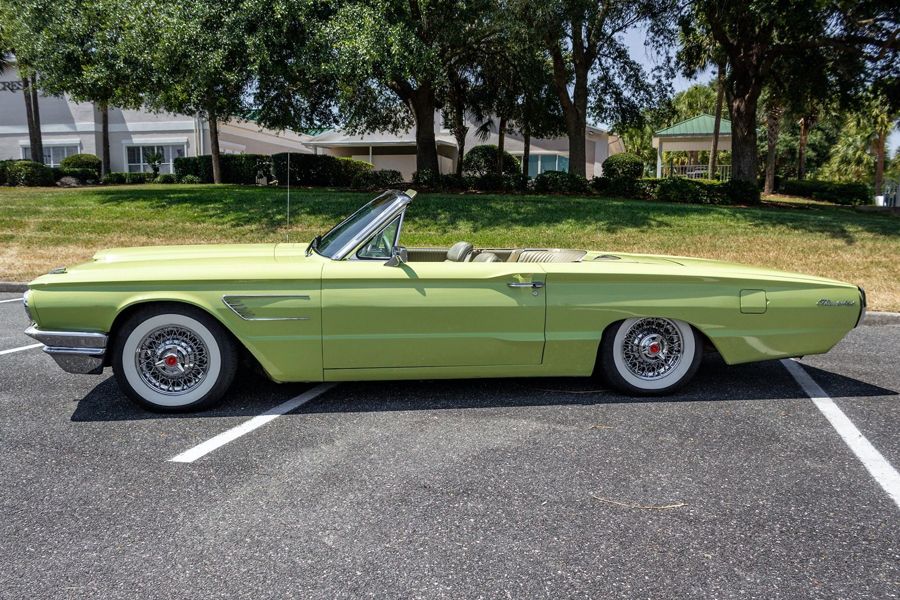 1965 Ford Thunderbird Image 5
